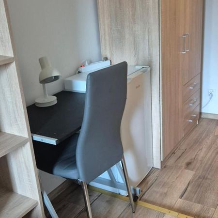 Hostel Tulip - Pokoj Nr 8 Ze Wspolna Lazienka I Kuchnia Щецин Экстерьер фото